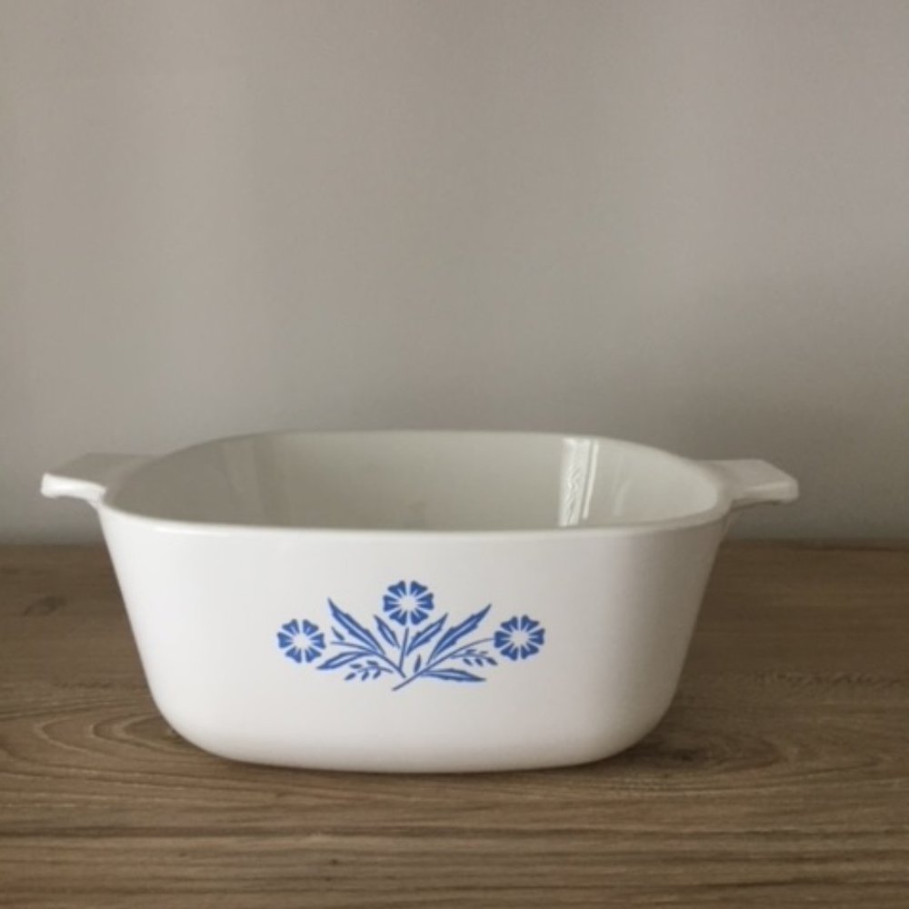 Vintage Corningware1.5 qt Casserole - Blue Cornflower